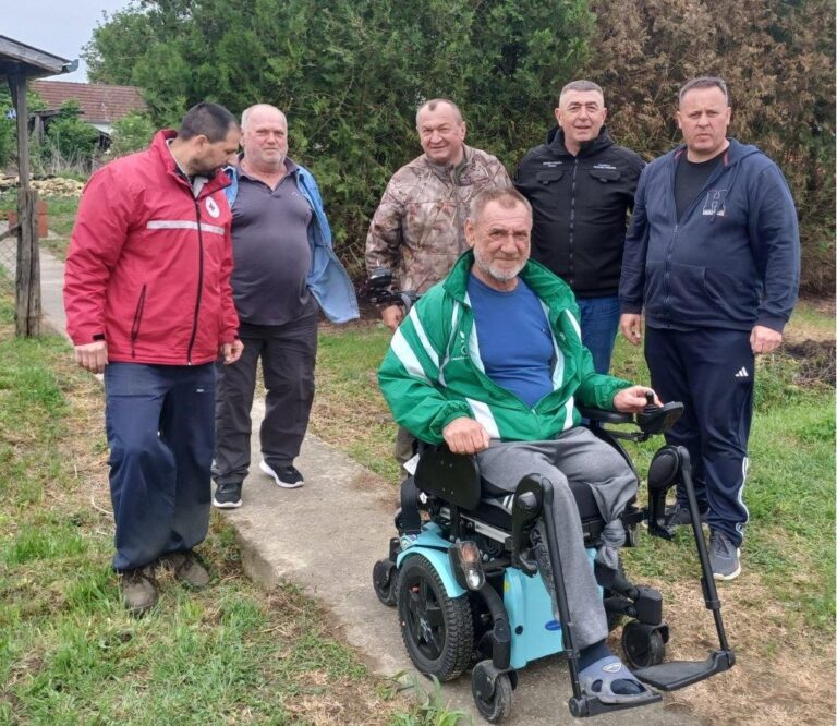 Veteranu Domovinskog rata Stevi Nemetu iz Vaške darovana elektromotorna invalidska kolica